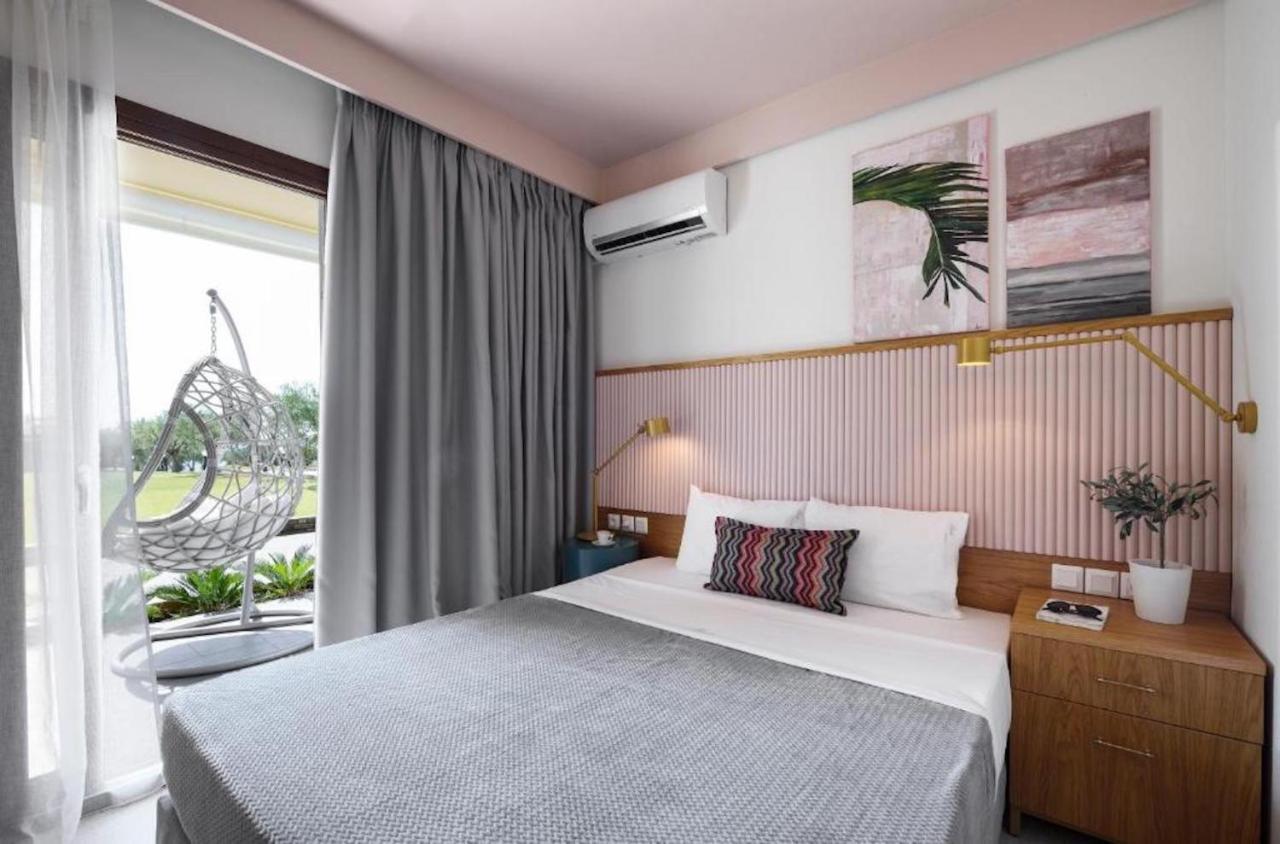 Castristudios Nikiti  Luaran gambar